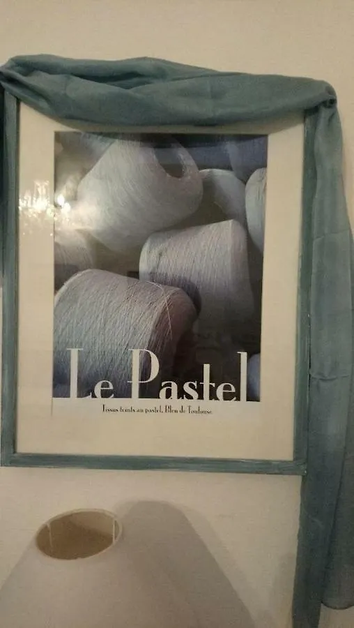 Maison d'Hôtes Bleu Pastel Gaillac Couette-café